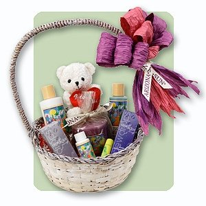 Skin Care Gift Baskets: What Products to Choose in Your Basket?